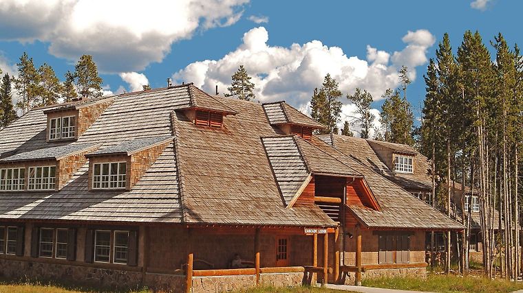 https://canyon-lodge-and-cabins-yellowstone-national-park.hotelmix.co.uk/data/Photos/Big/2898/289816/289816448/Canyon-Lodge-And-Cabins-Yellowstone-National-Park-Exterior.JPEG